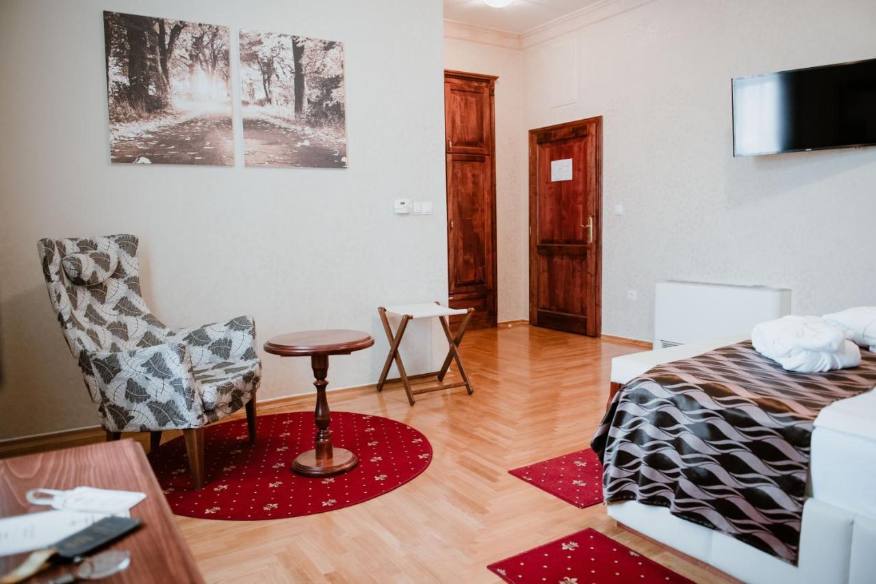 Hotel Kurija Jankovic Lukac Buitenkant foto