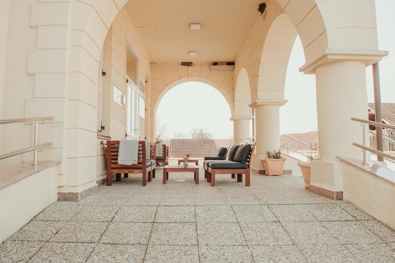 Hotel Kurija Jankovic Lukac Buitenkant foto