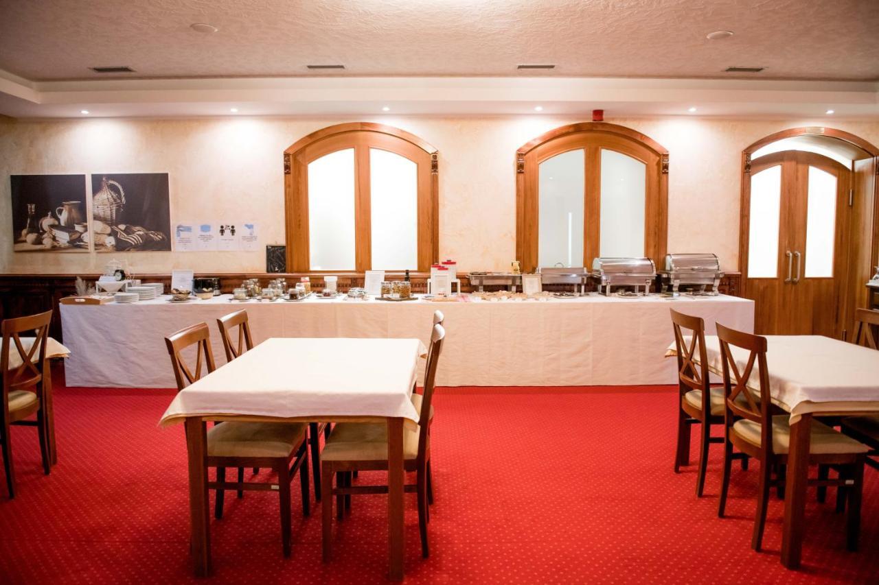 Hotel Kurija Jankovic Lukac Buitenkant foto