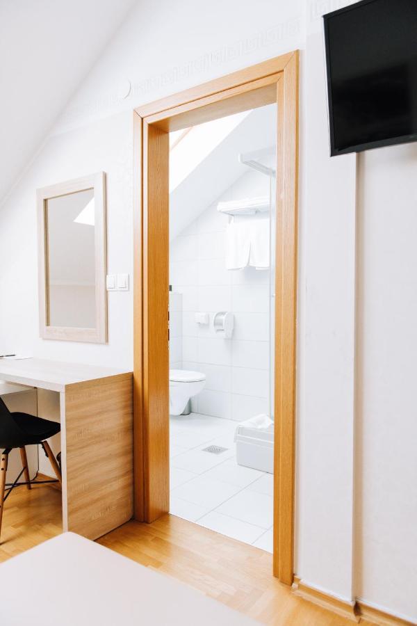 Hotel Kurija Jankovic Lukac Buitenkant foto