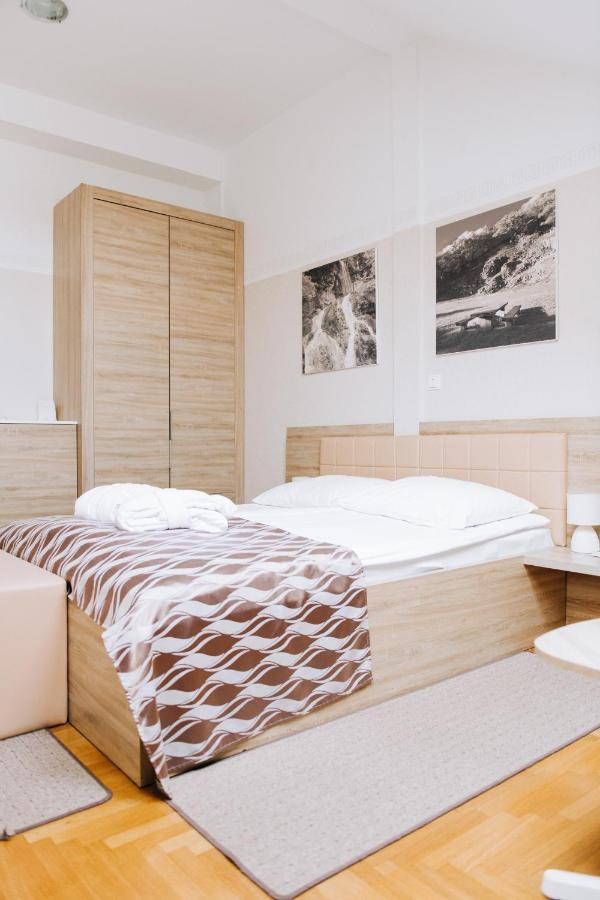 Hotel Kurija Jankovic Lukac Buitenkant foto