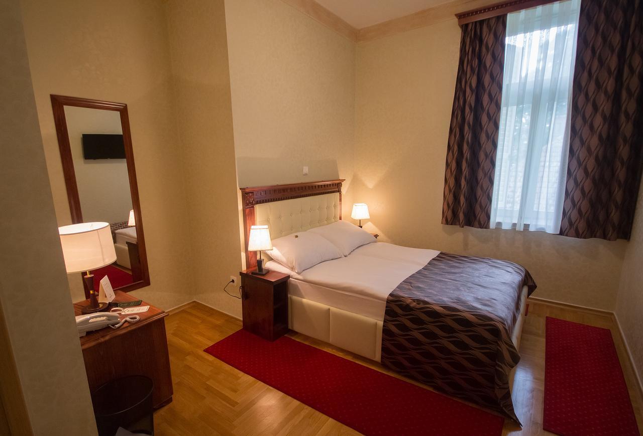 Hotel Kurija Jankovic Lukac Buitenkant foto