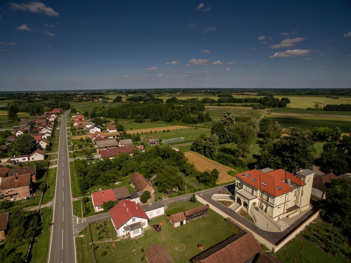 Hotel Kurija Jankovic Lukac Buitenkant foto