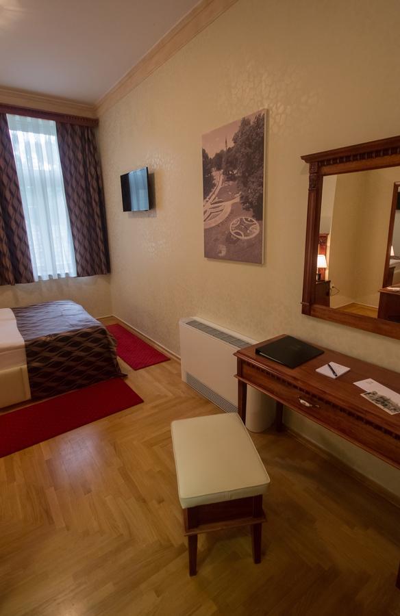 Hotel Kurija Jankovic Lukac Buitenkant foto