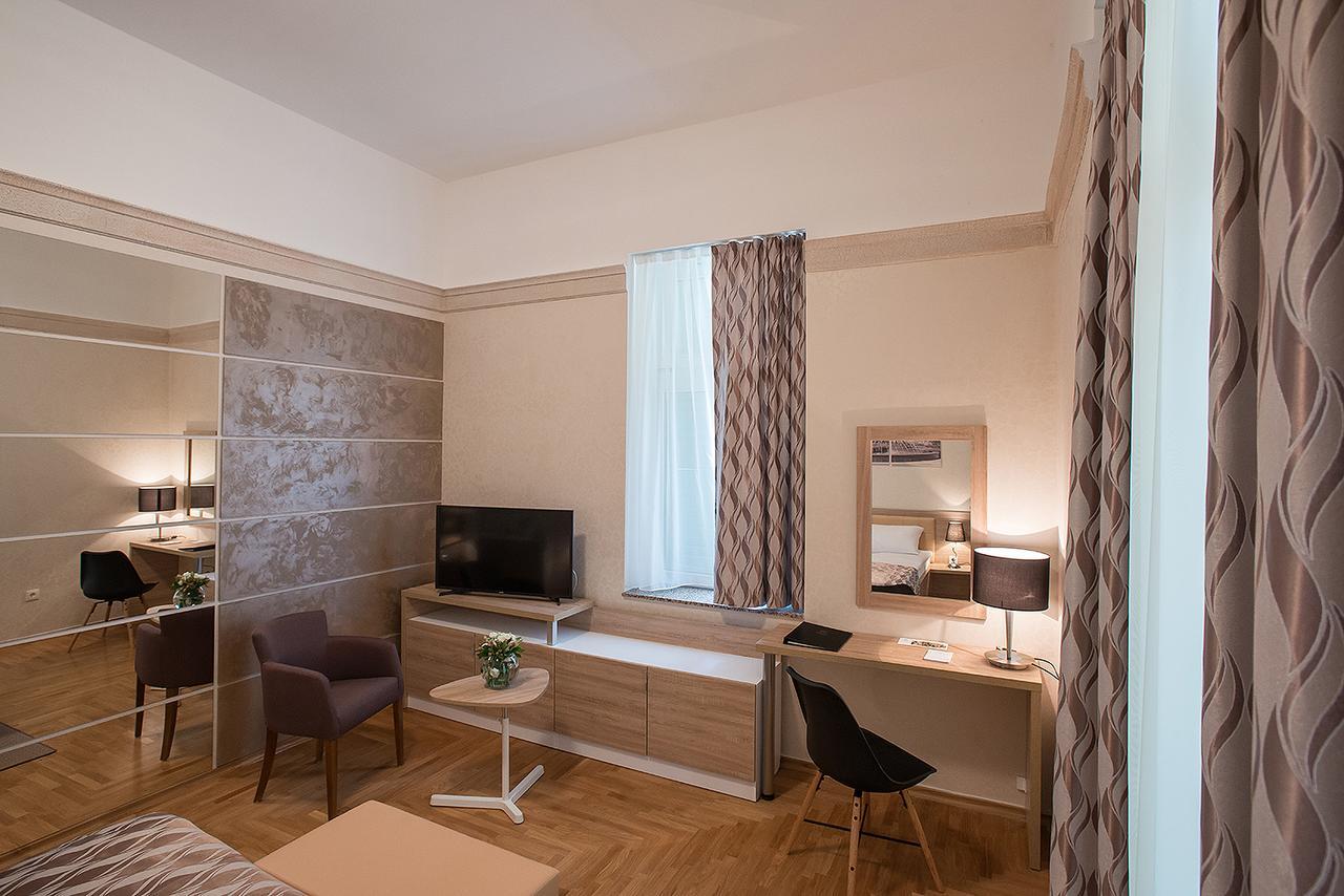 Hotel Kurija Jankovic Lukac Buitenkant foto